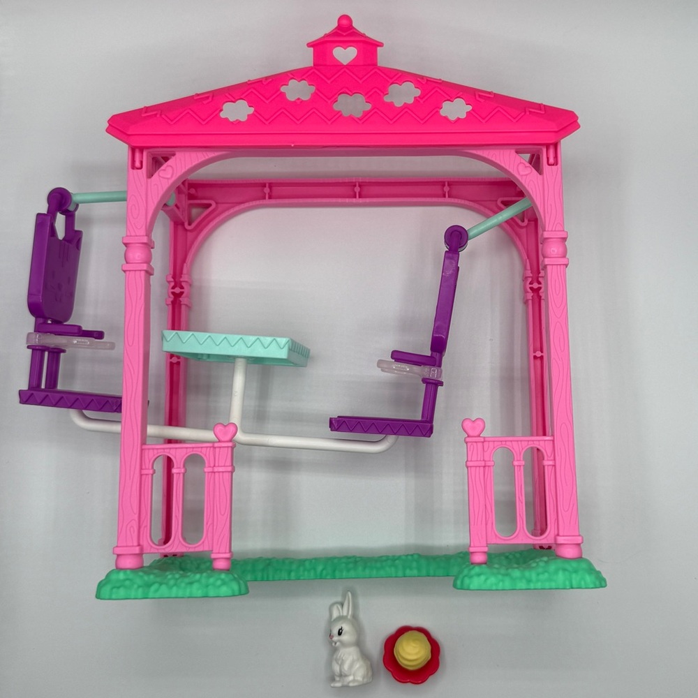 Four Barbie Play-sets with Accessories - Picture 3 of 10